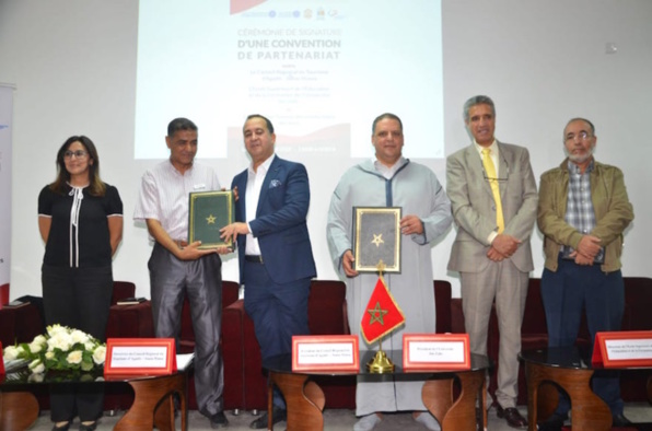 CRT Agadir convention de formation des chauffeurs de Taxis en langue anglaise et allemande